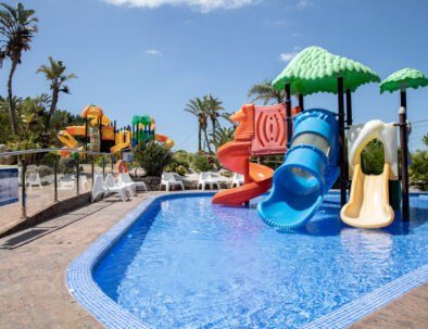 piscina apartamentos coral do mar 2